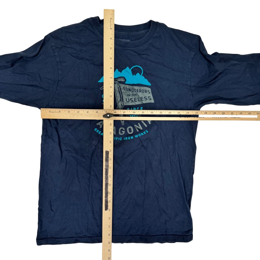 Patagonia Mens XS Navy Blue Conquerors of the Useless Long Sleeve Shirt - Picture 3 of 6
